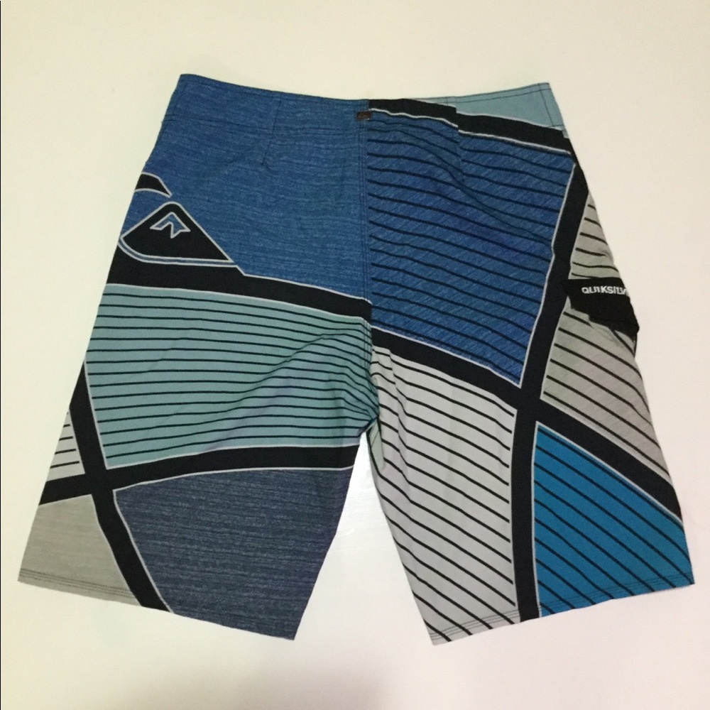 QuickSilver short